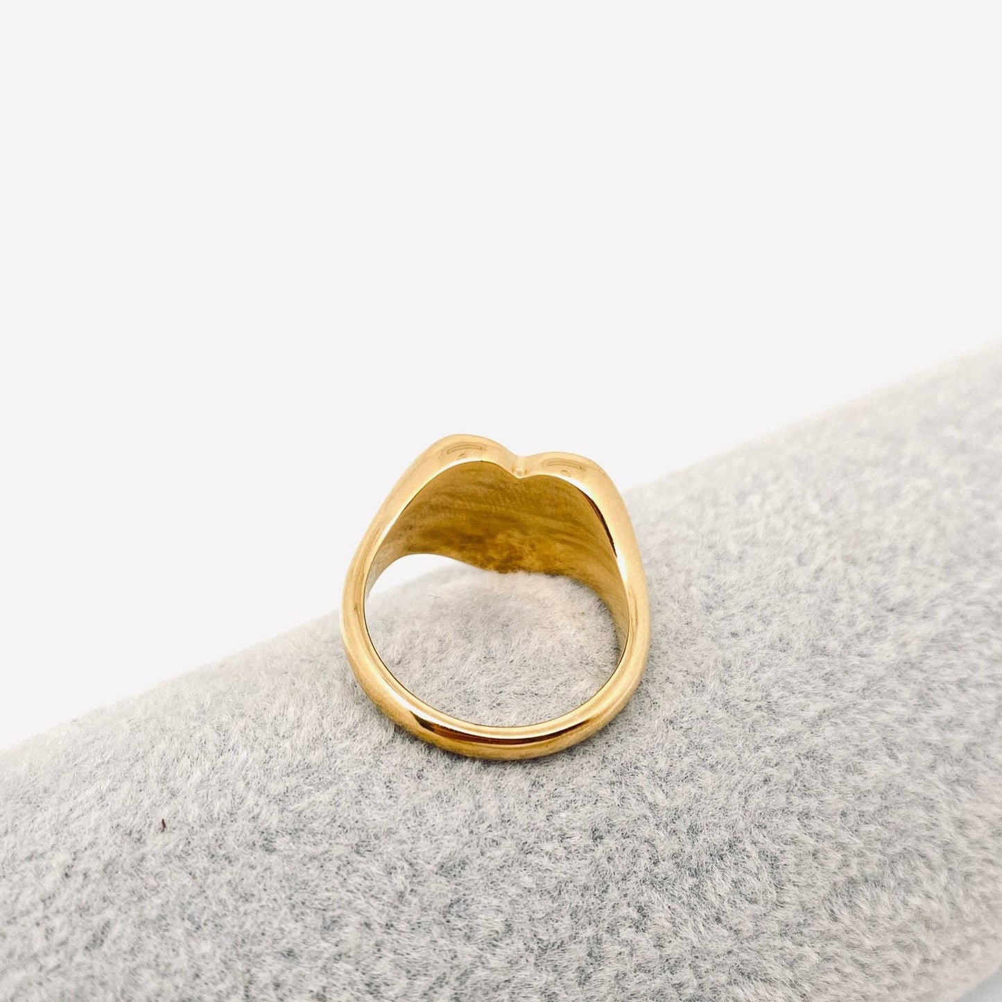 SELF LOVE CLUB 💗 Bague plaquée or 18 carats en forme de cœur
