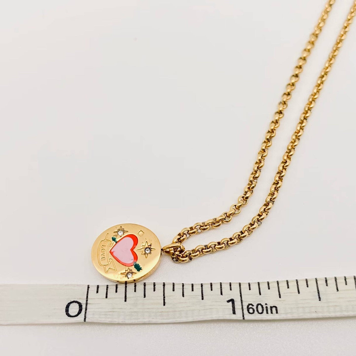 Collier totem peint ovale d'amour