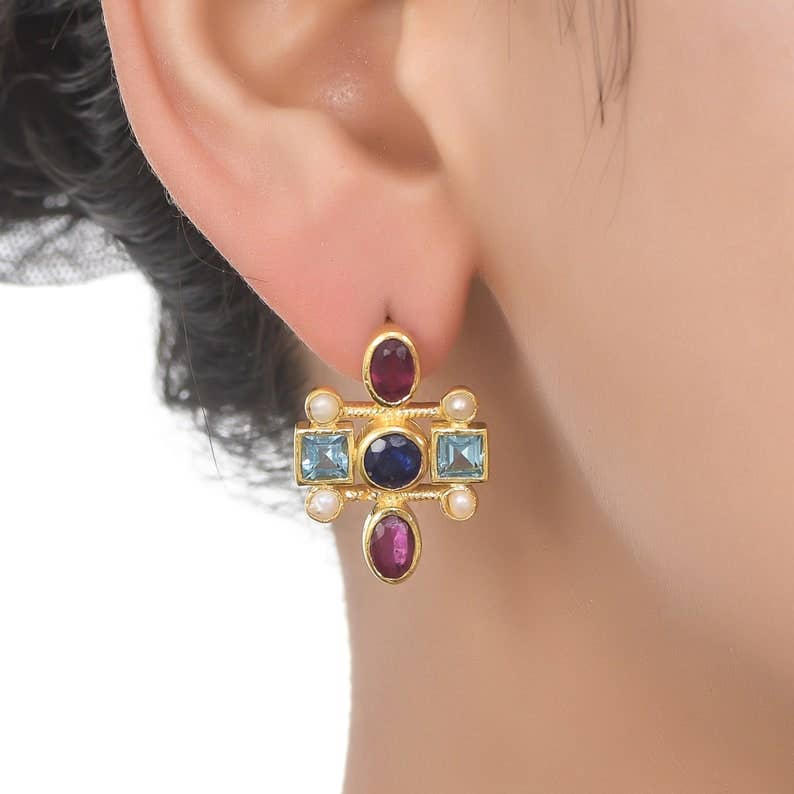 “幻想之路”红宝石、蓝宝石、黄玉和珍珠银耳环