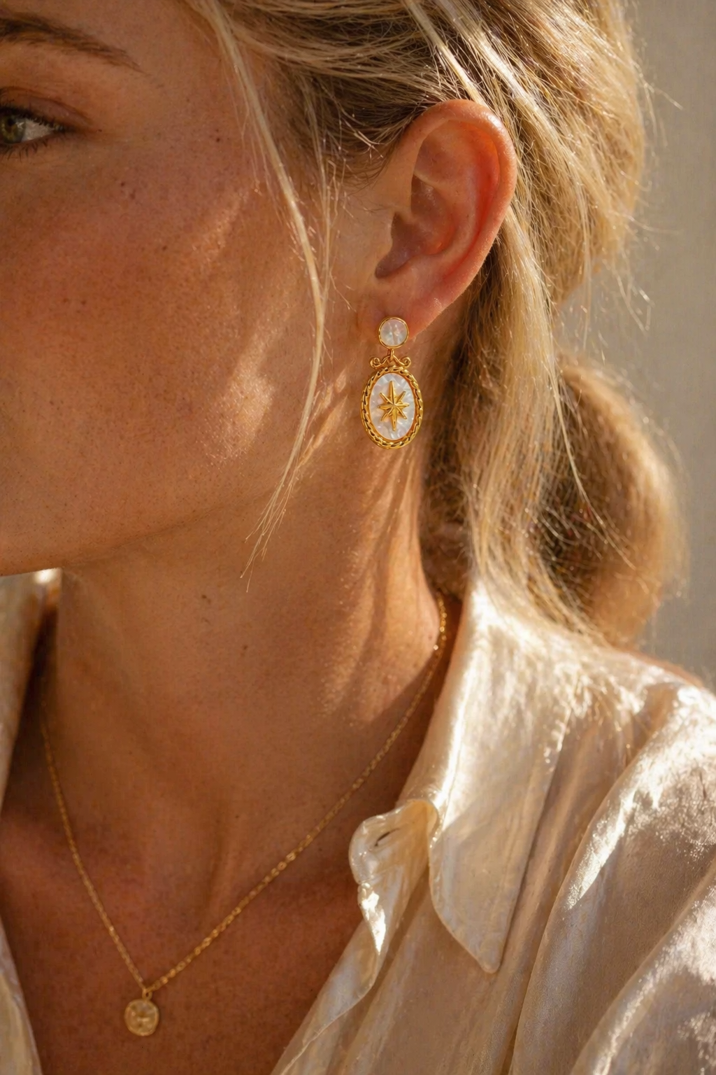 Guiding Star Shell Earrings 18K Gold