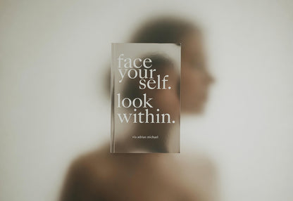 面对自己。审视内心✨ 作者：Adrian Michael