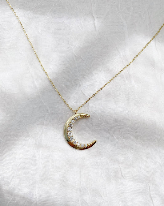Rian Crescent Moon Necklace: Gold